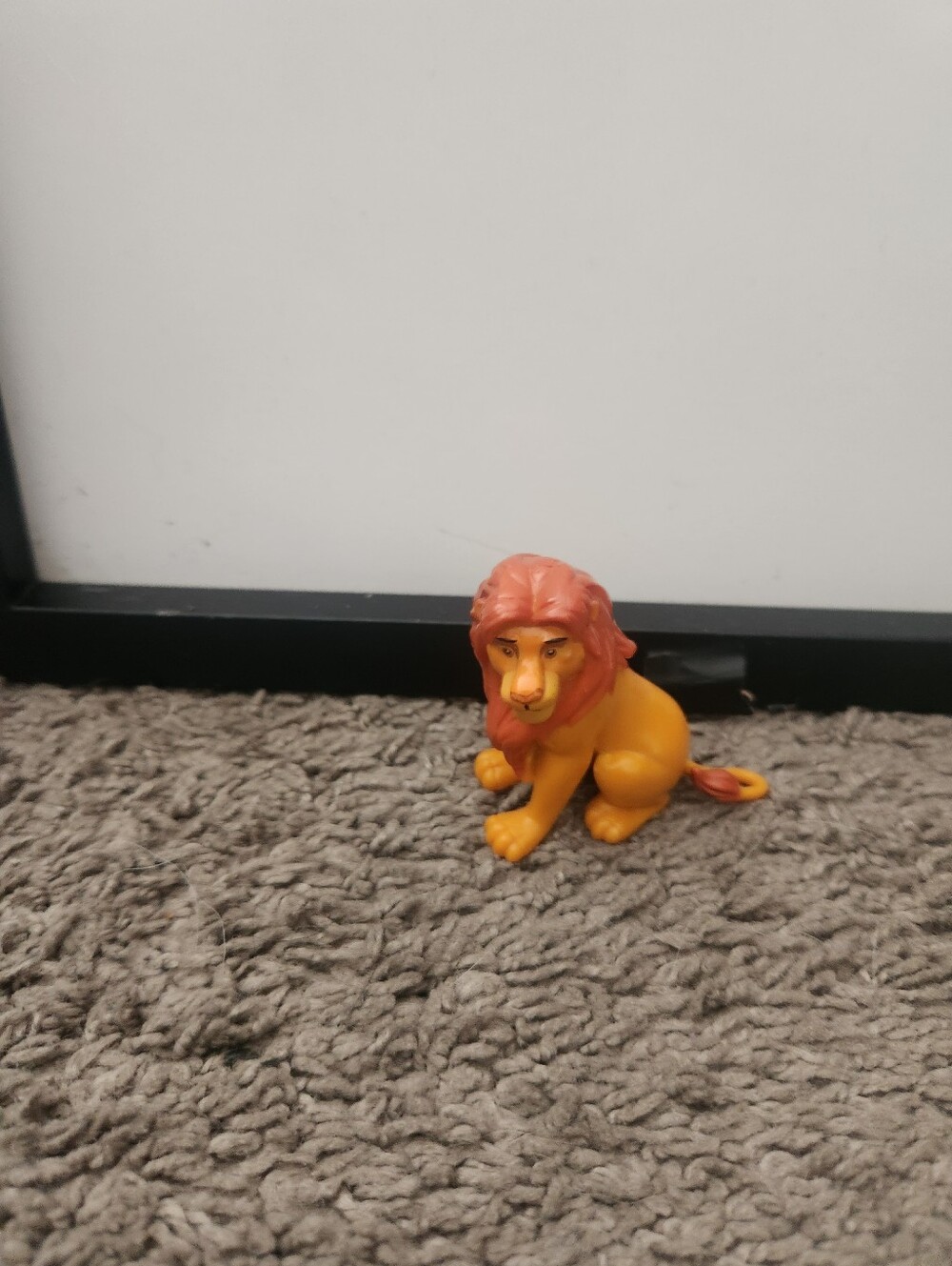 Disney The Lion King Adult Simba Sitting 2 1/4" PVC Figure Cake Topper